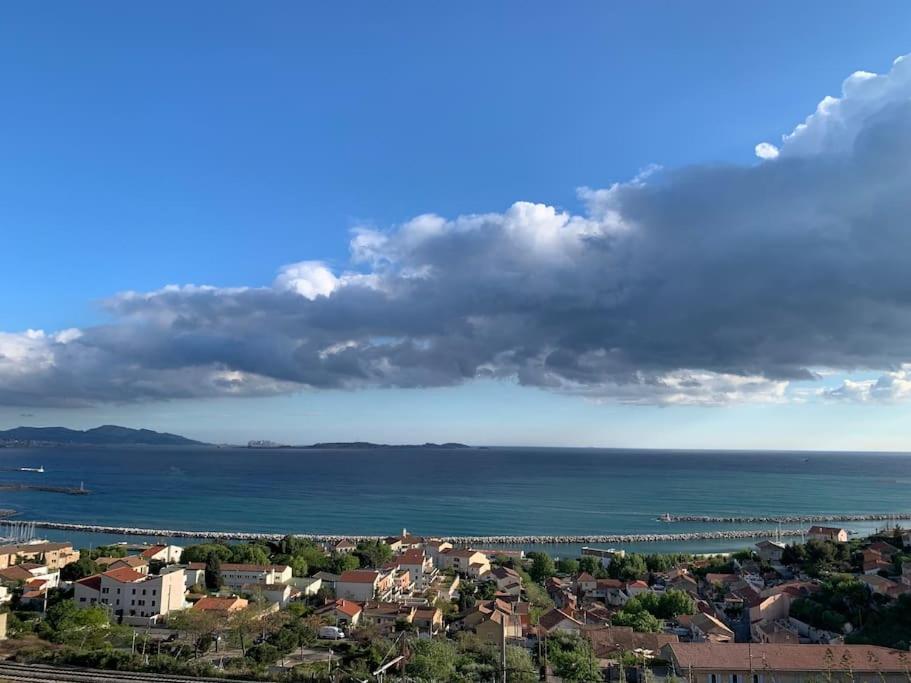 Superbe Terrasse Avec Vue Panoramique Sur La Mer Marseille Exterior photo