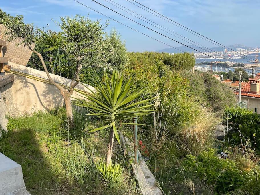 Superbe Terrasse Avec Vue Panoramique Sur La Mer Marseille Exterior photo