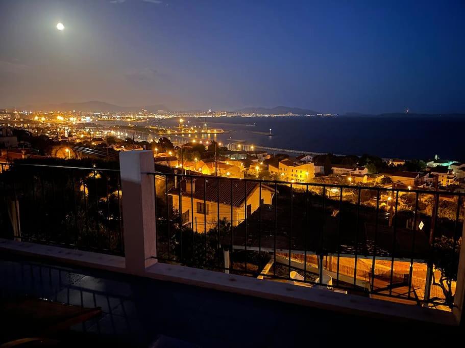 Superbe Terrasse Avec Vue Panoramique Sur La Mer Marseille Exterior photo